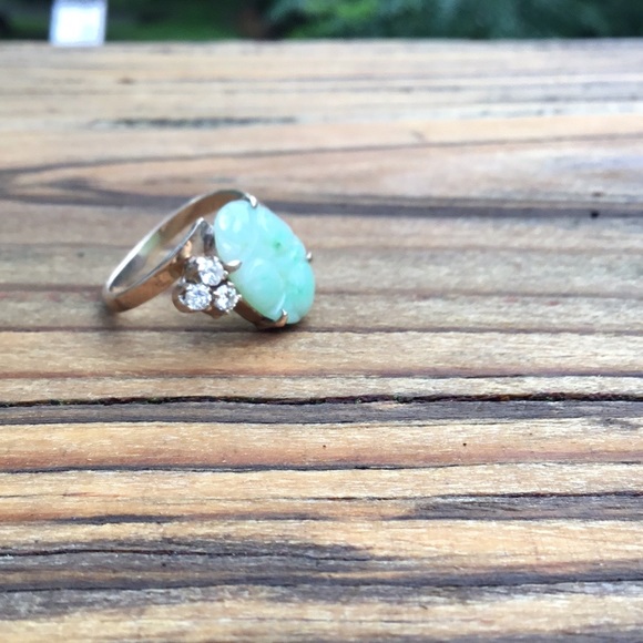 10kt yellow gold jade and diamond ring…2.5 grams - Picture 2 of 11